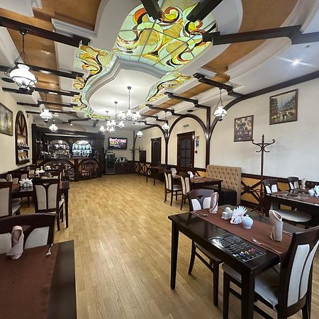 Hotel&Restaurant Senator Трускавец Экстерьер фото